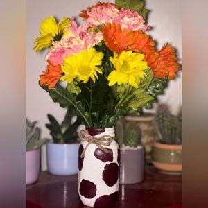 I’m selling a cute little center piece that I made. $15